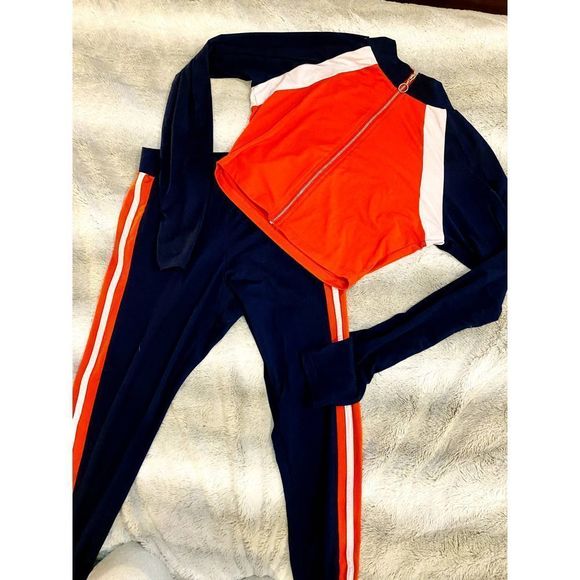 HP🎉🎊Luxury two piece set size small - Picture 3 of 4